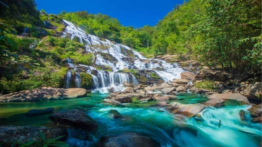 Doi Inthanon Chiang Mai với rừng vùng cao và cảnh núi