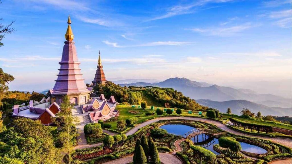 Du lịch Chiang Mai tự túc với Old City, Doi Suthep và núi rừng miền Bắc Thái Lan