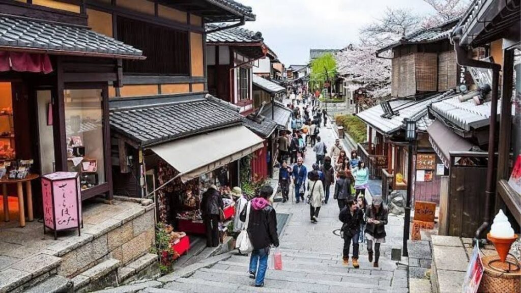 Trải Nghiệm Văn Hóa Kyoto: Trà Đạo, Kimono, Gion Và Đền Chùa 7 Phố Gion và Higashiyama Kyoto với kiến trúc truyền thống