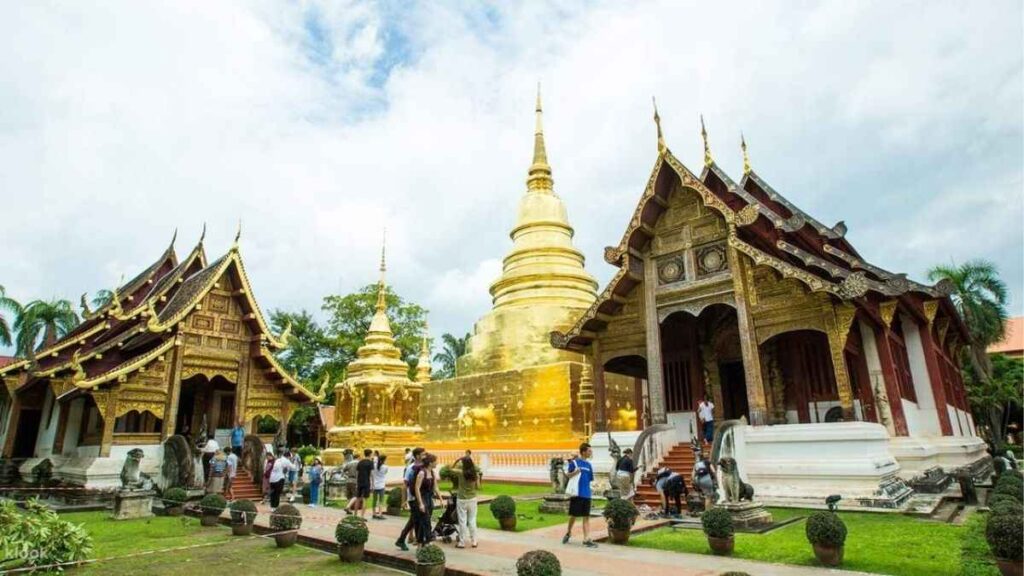 Lịch ngày 2 Chiang Mai với Doi Suthep, Wat Pha Lat và Nimman