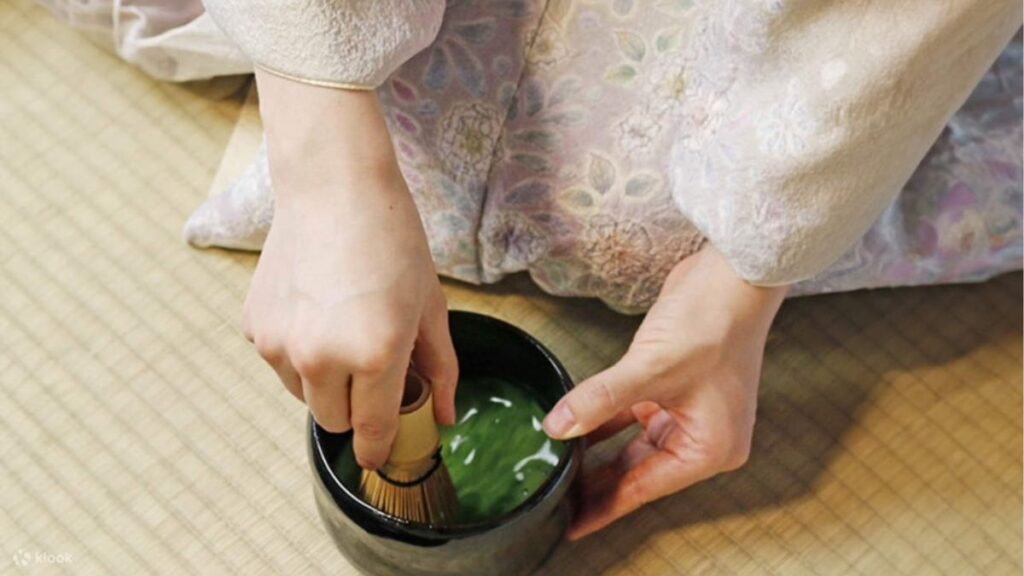 Trải Nghiệm Văn Hóa Kyoto: Trà Đạo, Kimono, Gion Và Đền Chùa 4 Các bước trong một buổi trà đạo Kyoto dành cho người mới