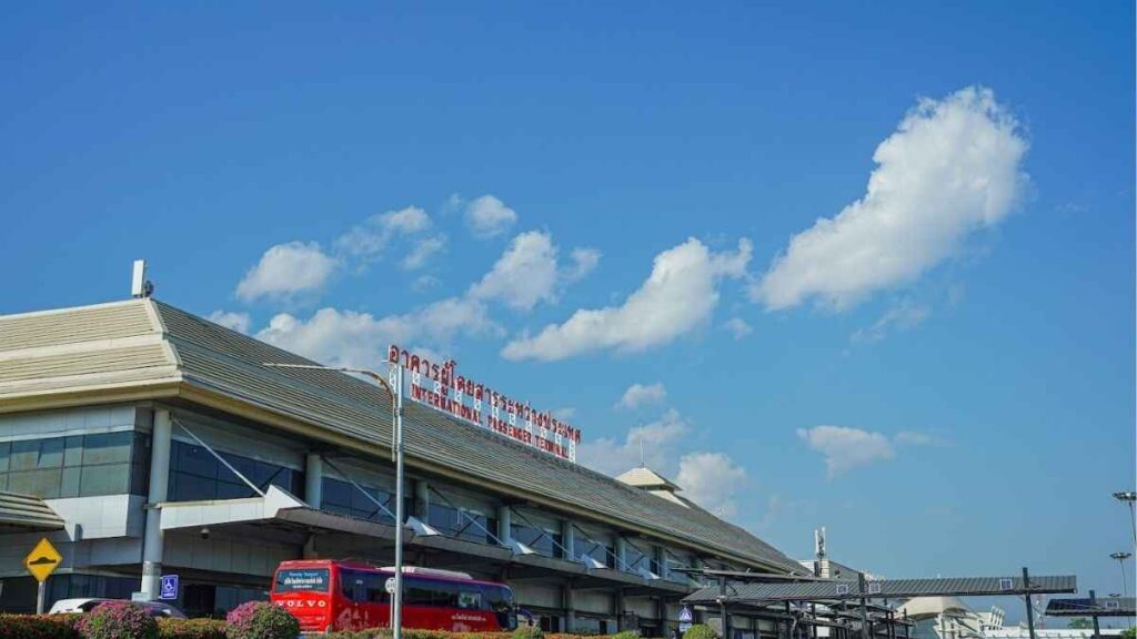Từ sân bay Chiang Mai CNX về Old City và Nimman