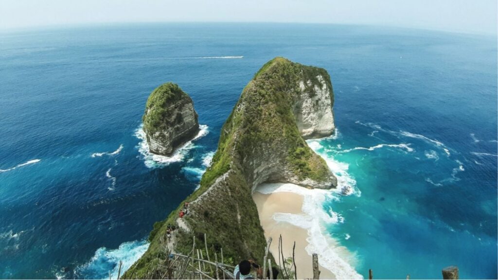 So sánh tuyến Tây và Đông Nusa Penida trong chuyến Bali 5 ngày