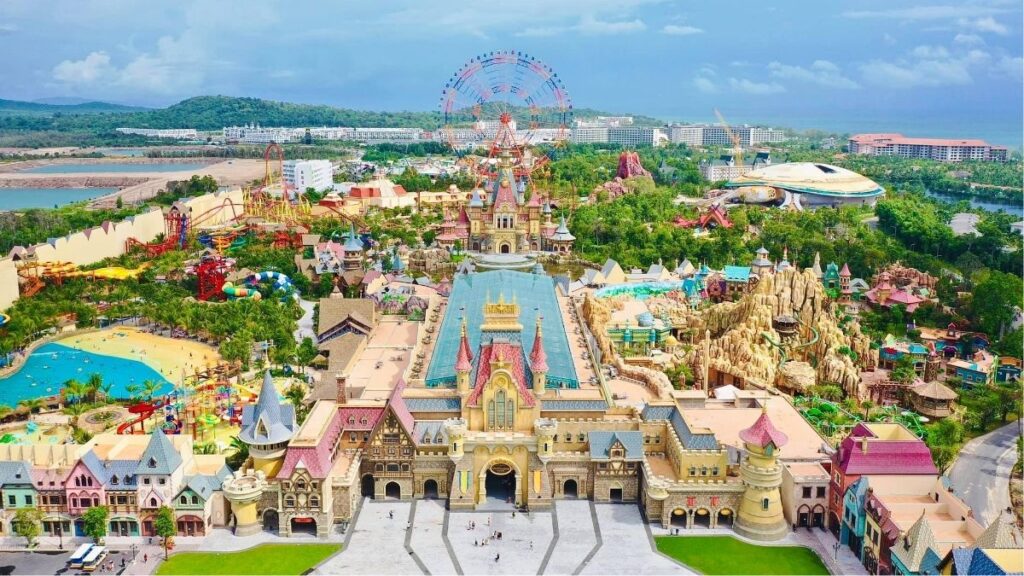 So sánh VinWonders và Vinpearl Safari Phú Quốc