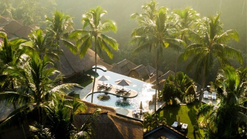 Du Lịch Chữa Lành Ở Bali: Ubud, Yoga, Spa Và Retreat Nên Chọn Gì? 8 So sánh wellness resort và retreat center tại Bali