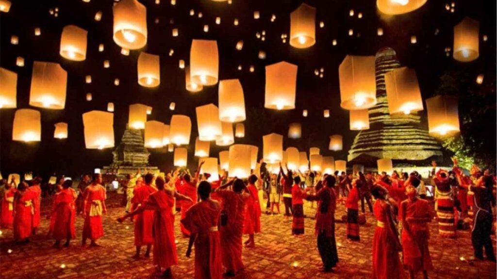 Yi Peng Và Loy Krathong Chiang Mai: Khác Gì Và Đi Thế Nào? 2 So sánh Yi Peng đèn trời và Loy Krathong hoa đăng trên nước